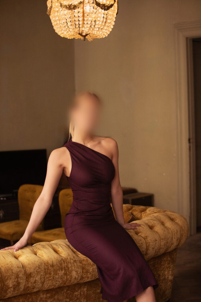 Aurélie - Belgian escort